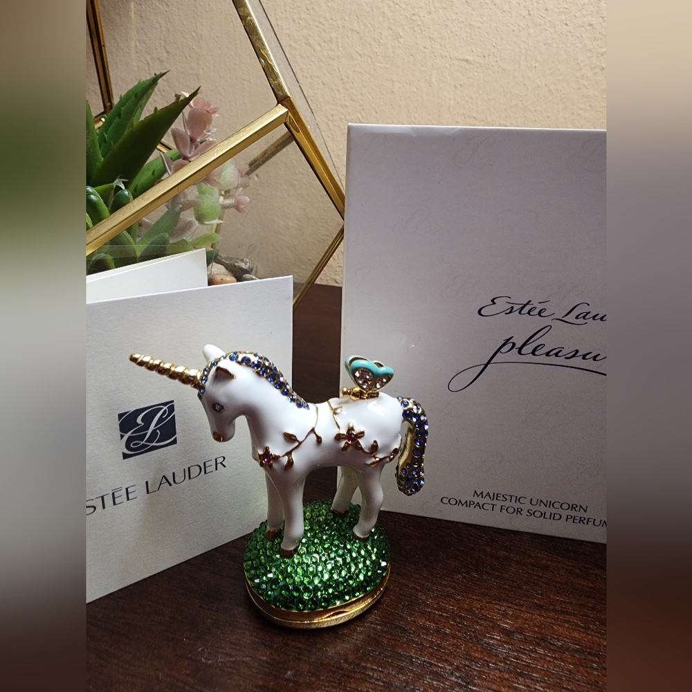 Estee Lauder PLEASURES Majestic Unicorn - Compact for Solid Perfume 2022